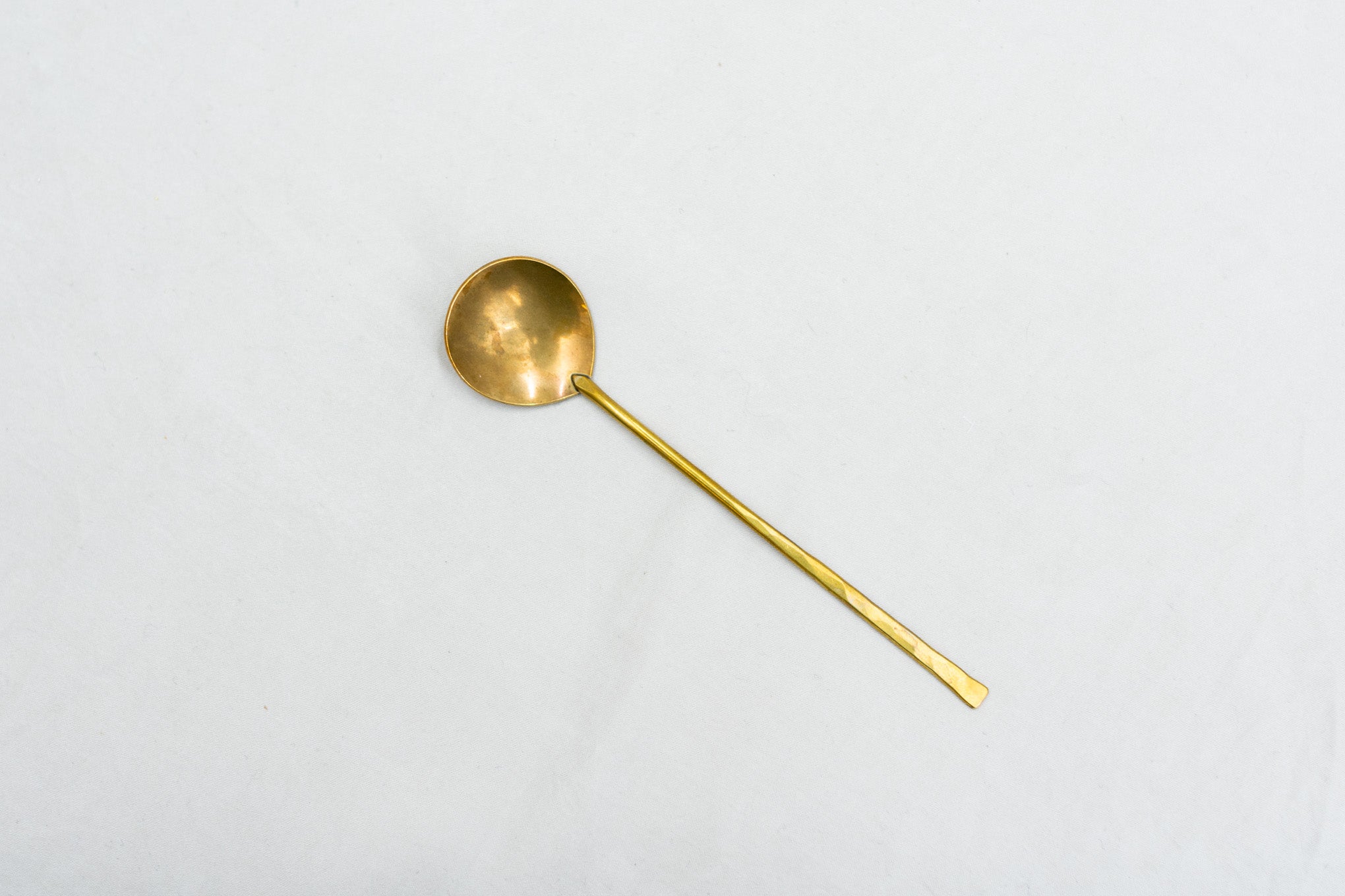 https://conservaculture.com/cdn/shop/products/lue-brass-small-sppon-T-LUE-003-1_2048x2048.jpg?v=1627939730